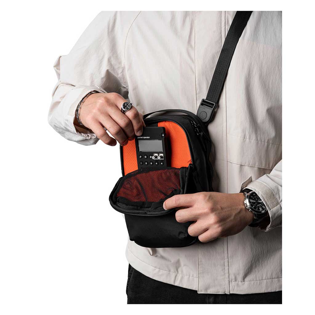 Metro Sling Max Alpaka AD010670106 Sling Bags 3L / Black | X-Pac VX42