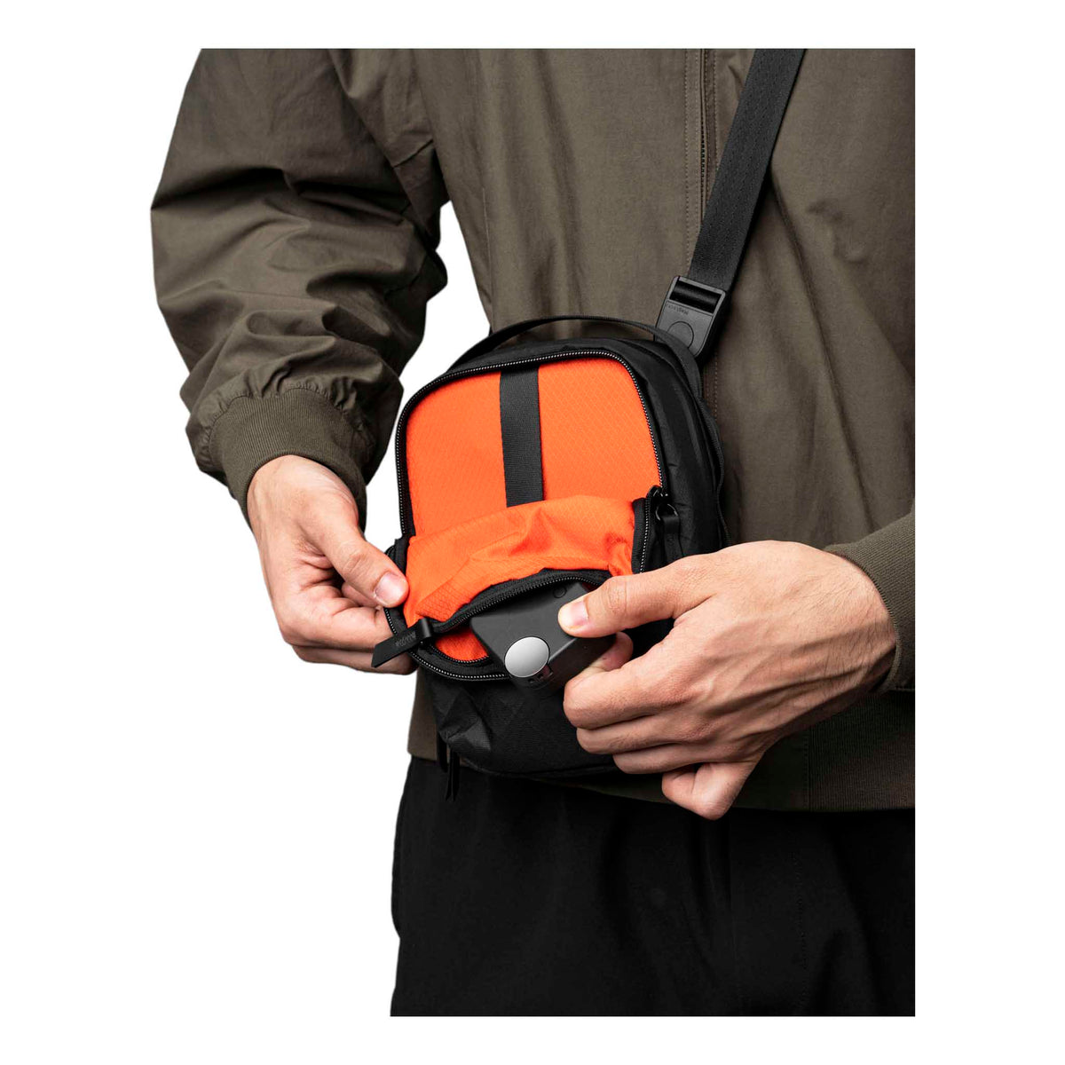 Metro Sling V2 Alpaka AD010630130 Sling Bags 2.5L / Black Ultradyne 100D