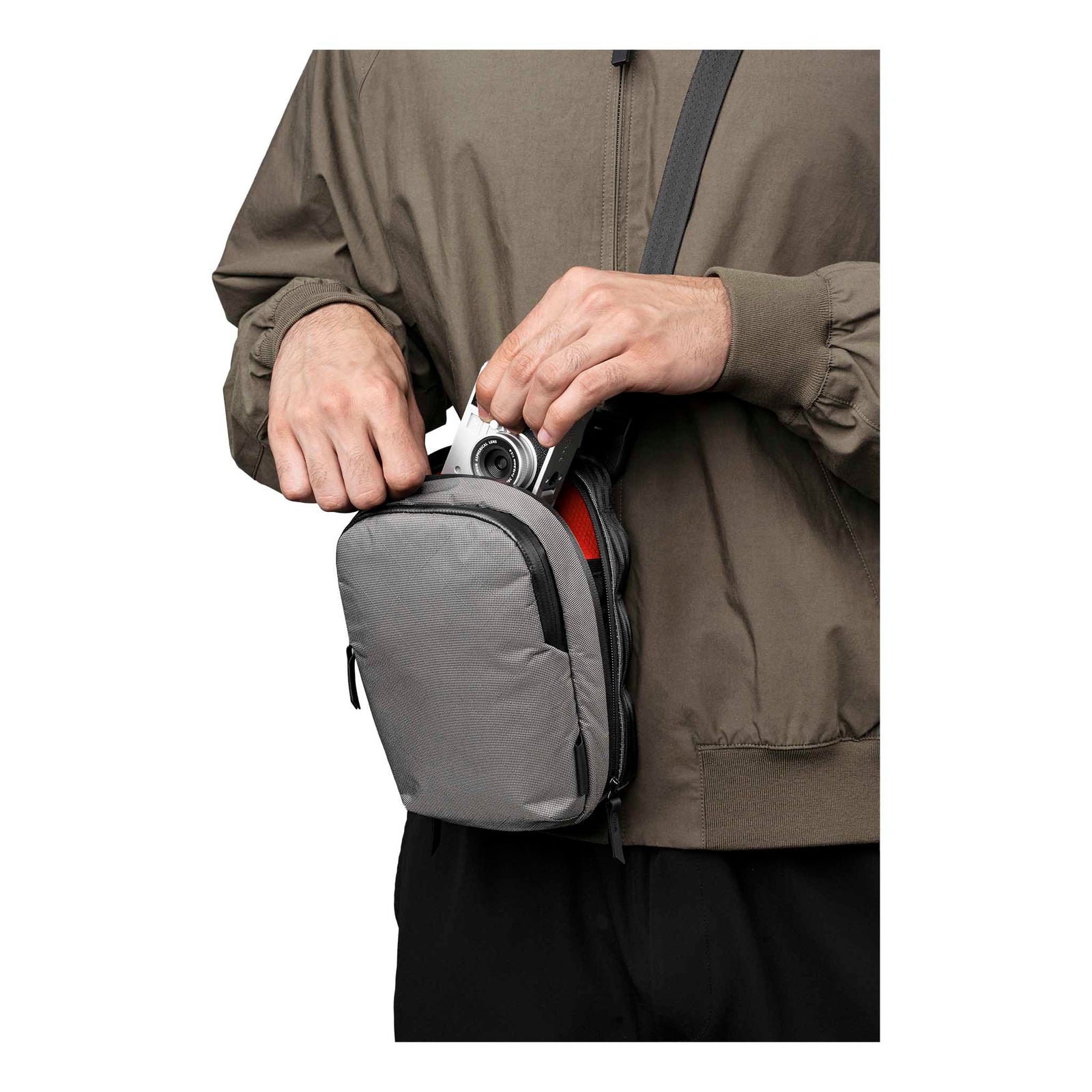Metro Sling V2 Alpaka AD010630230 Sling Bags 2.5L / Grey Ultradyne 100D