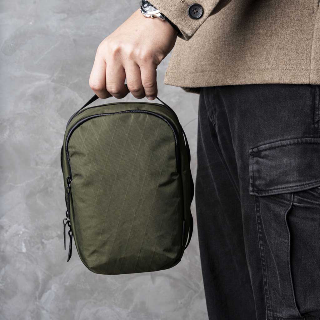 Metro Sling V2 Alpaka AD010630507 Sling Bags 2.5L / Olive Green | X-Pac X42
