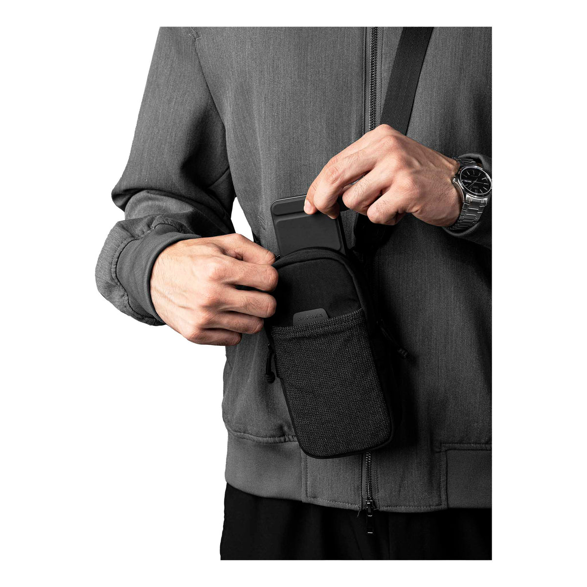 Modular Shoulder Pocket Max Alpaka AD010930131 Phone Pockets Max / Black | Axoflux 400D Washed Nylon