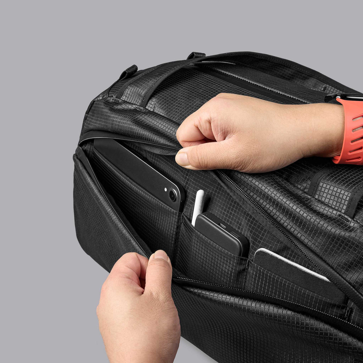 Momentum Duffle Alpaka AD010940132 Duffle Bags 35L / Axodyne Hybrid Black