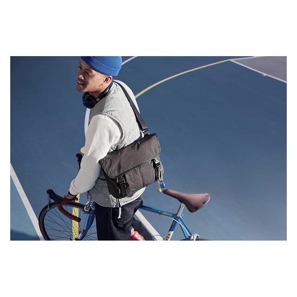 Cinch Messenger Bellroy BHMB-DNB-243 Messenger Bags 12L / Denim Blue