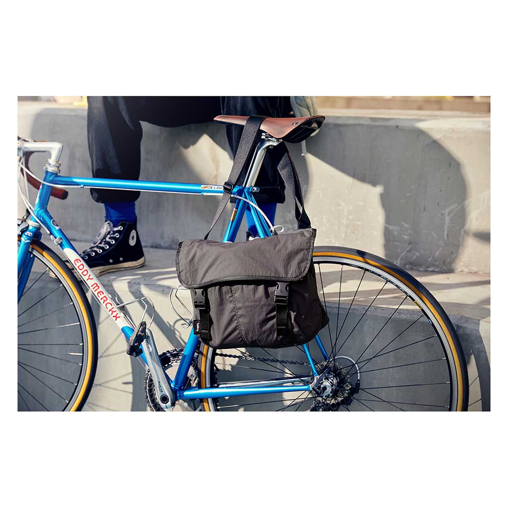 Cinch Messenger Bellroy BHMB-OAT-243 Messenger Bags 12L / Oat