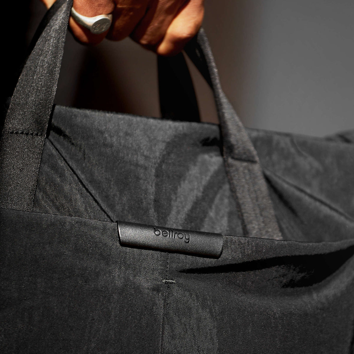 Tokyo Messenger Bag 14" Bellroy BTYA-EGD-213 Messenger Bags 14L / Everglade