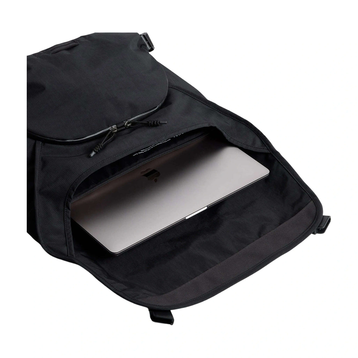 Venture Messenger 16" Bellroy BVYB-BLK-213 Messenger Bags 16L / Black