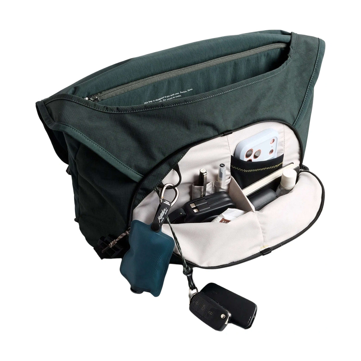 Venture Messenger 16" Bellroy BVYB-DON-213 Messenger Bags 16L / DeepOcean