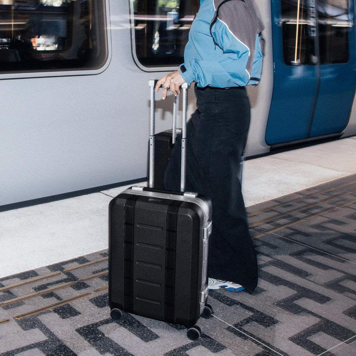 Ramverk Pro Carry-on Db Journey 3000232005601 Carry-On Bags 36L / Black/Silver