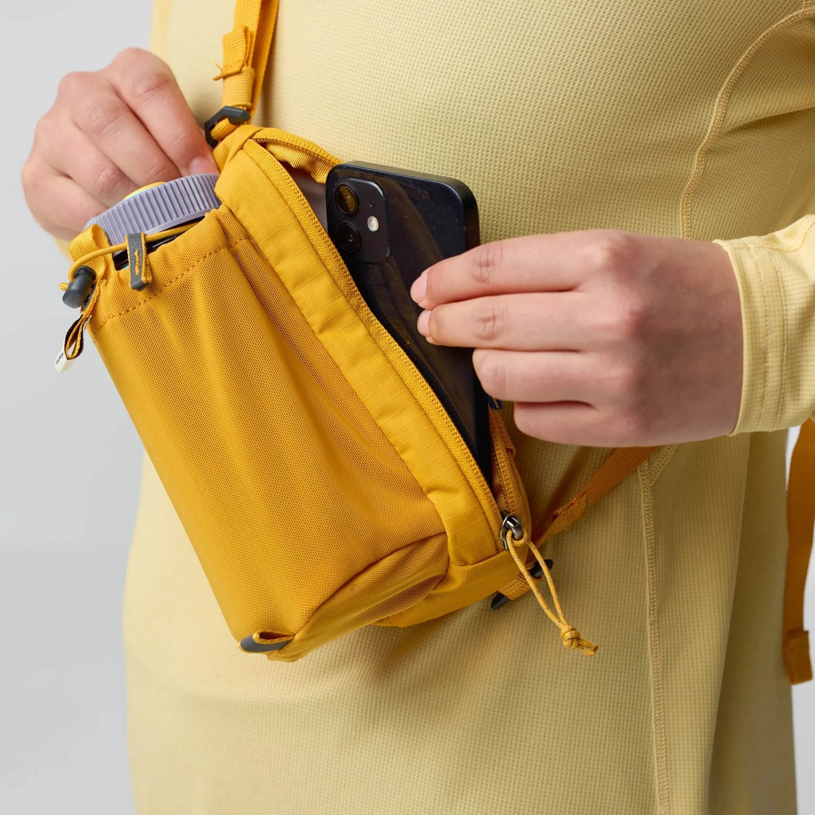 Abisko Bottle Pocket Fjällräven F23100177-221 Backpack Accessories One Size / Clay