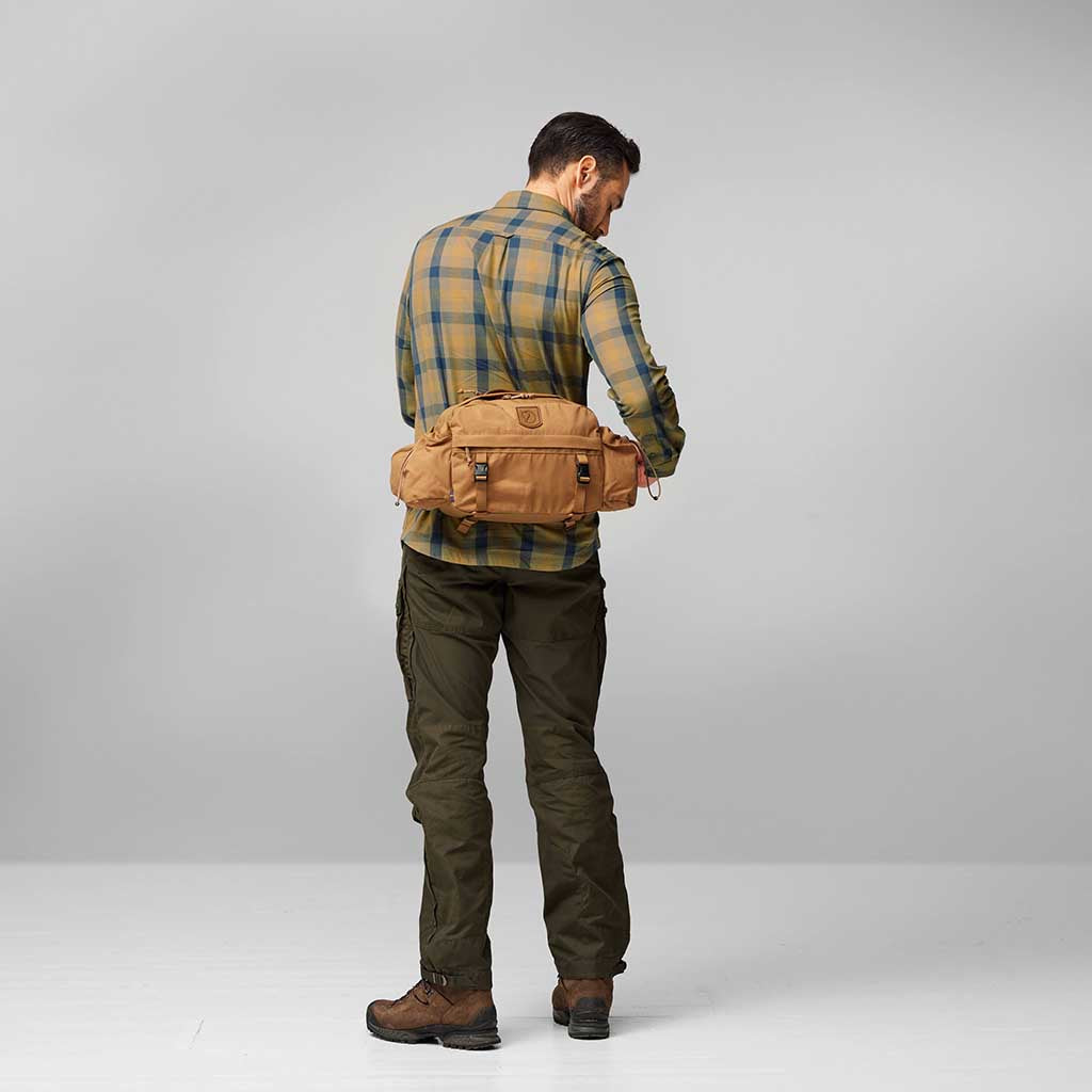 Singi Hip Pack 10 Fjällräven F23200246-228 Bumbags 10L / Khaki Dust