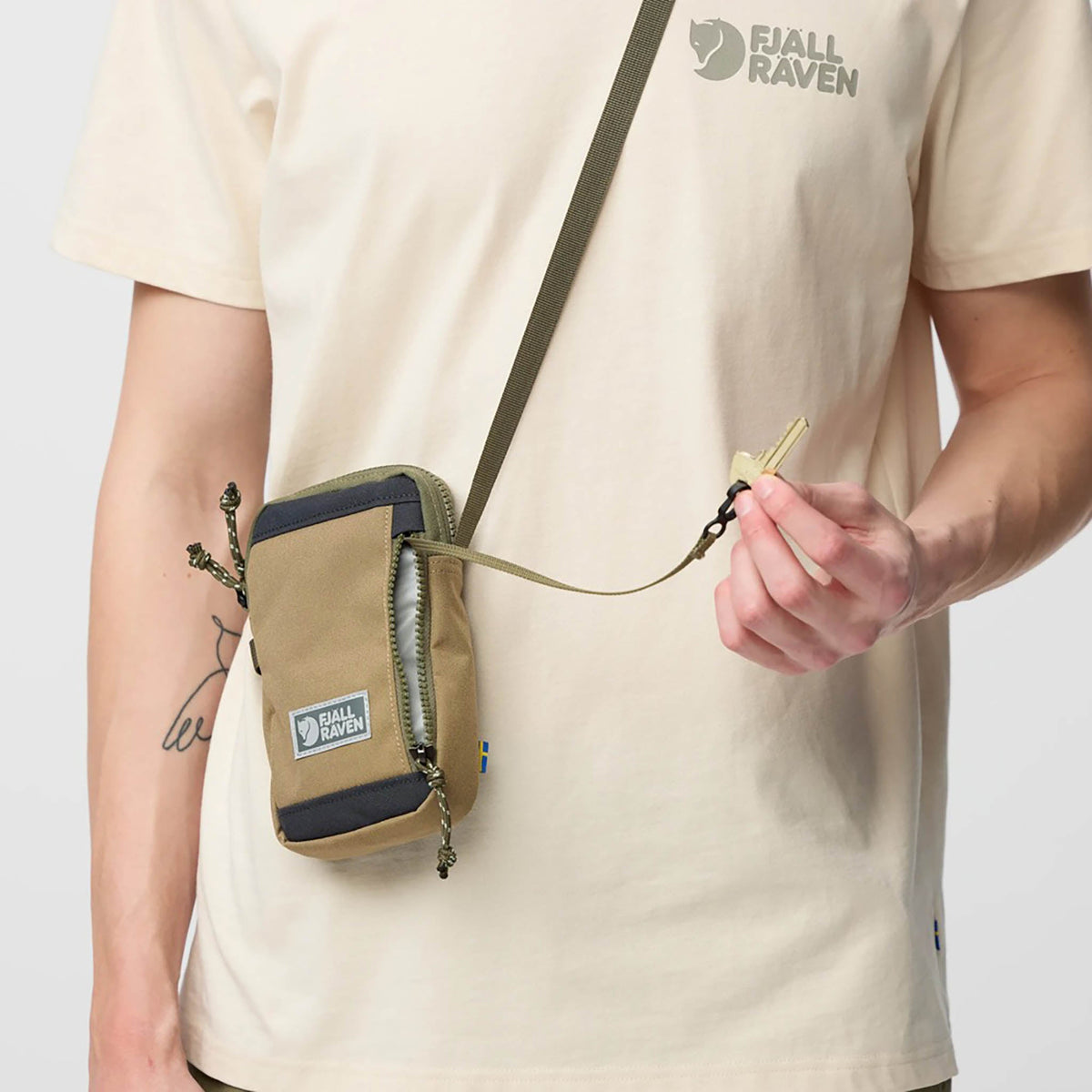 Vardag Pocket Fjällräven F23200338-354-228-OS Crossbody Bags 1.5L / Poppy Pink Khaki Dust