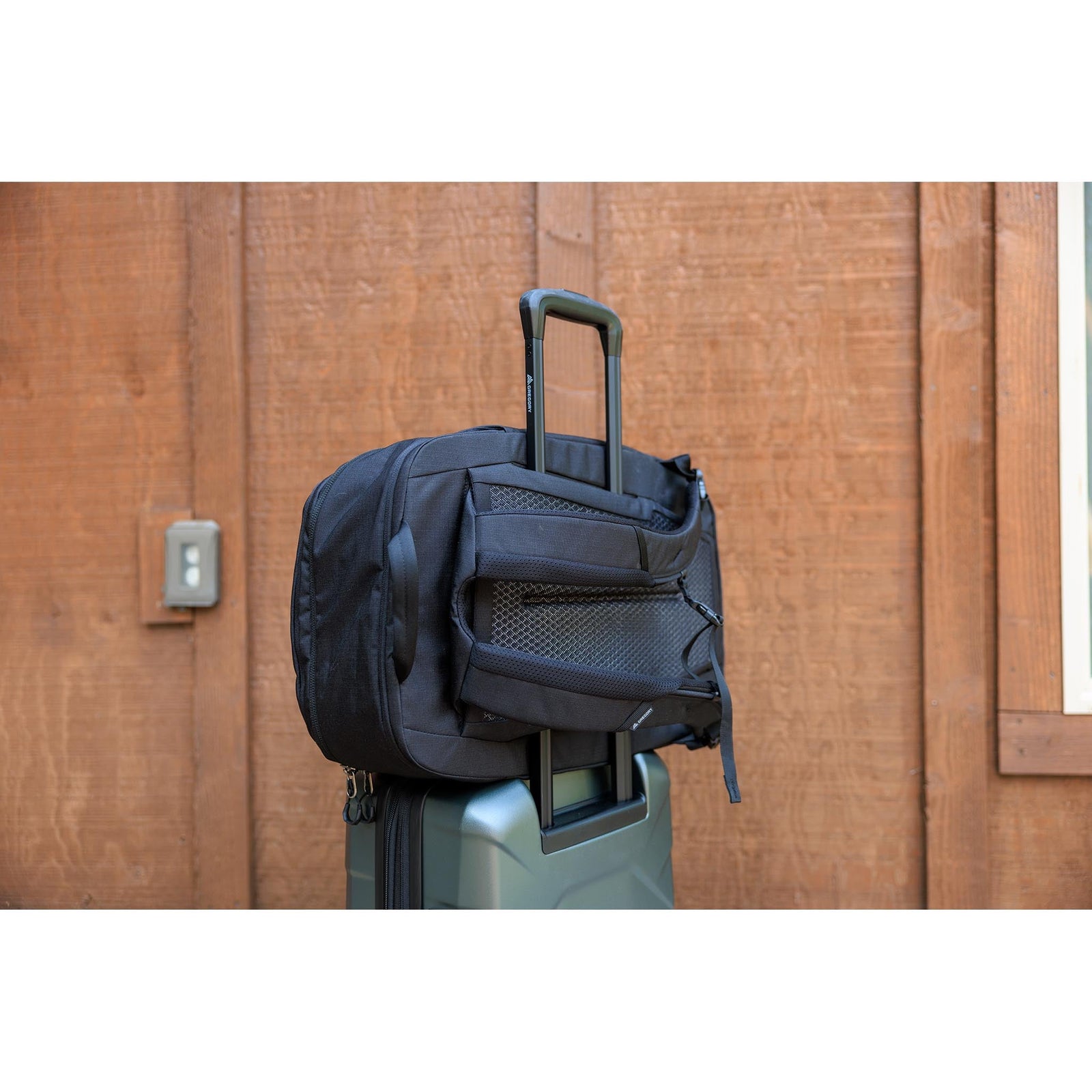 Border 30 Gregory 154919-A653 Backpacks 30L / Black Lichen