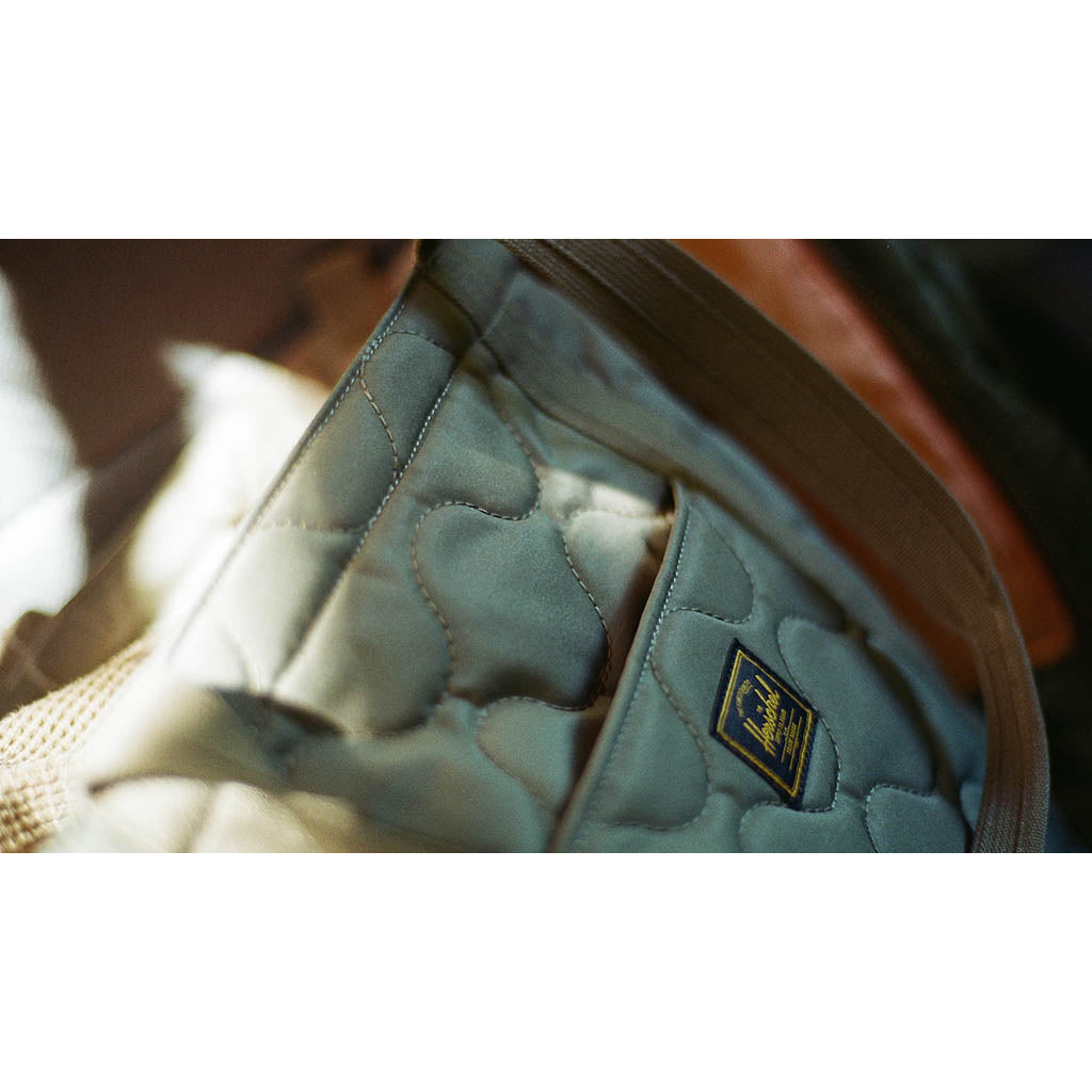 Herschel Heritage Quilted Tote Herschel Supply Co. 11717-01827-OS Tote Bags 24.5L / Beetle