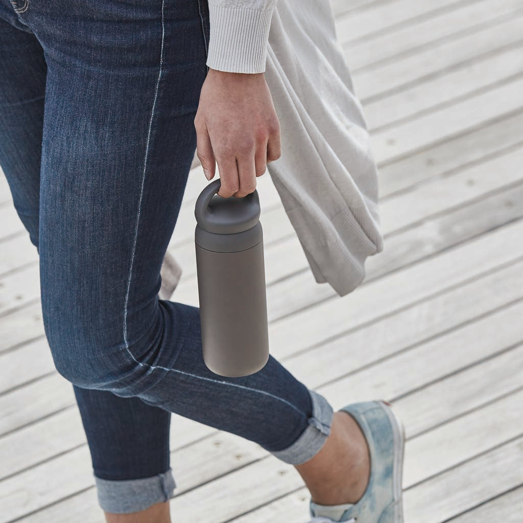 Day Off Tumbler Kinto 21096 Coffee Flasks 500ml / Dark Grey