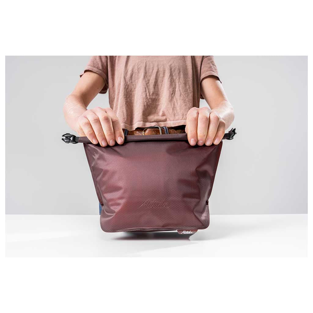 FlatPak Zipper Toiletry Case Matador MATFPZ001R Washbags One Size / Garnet