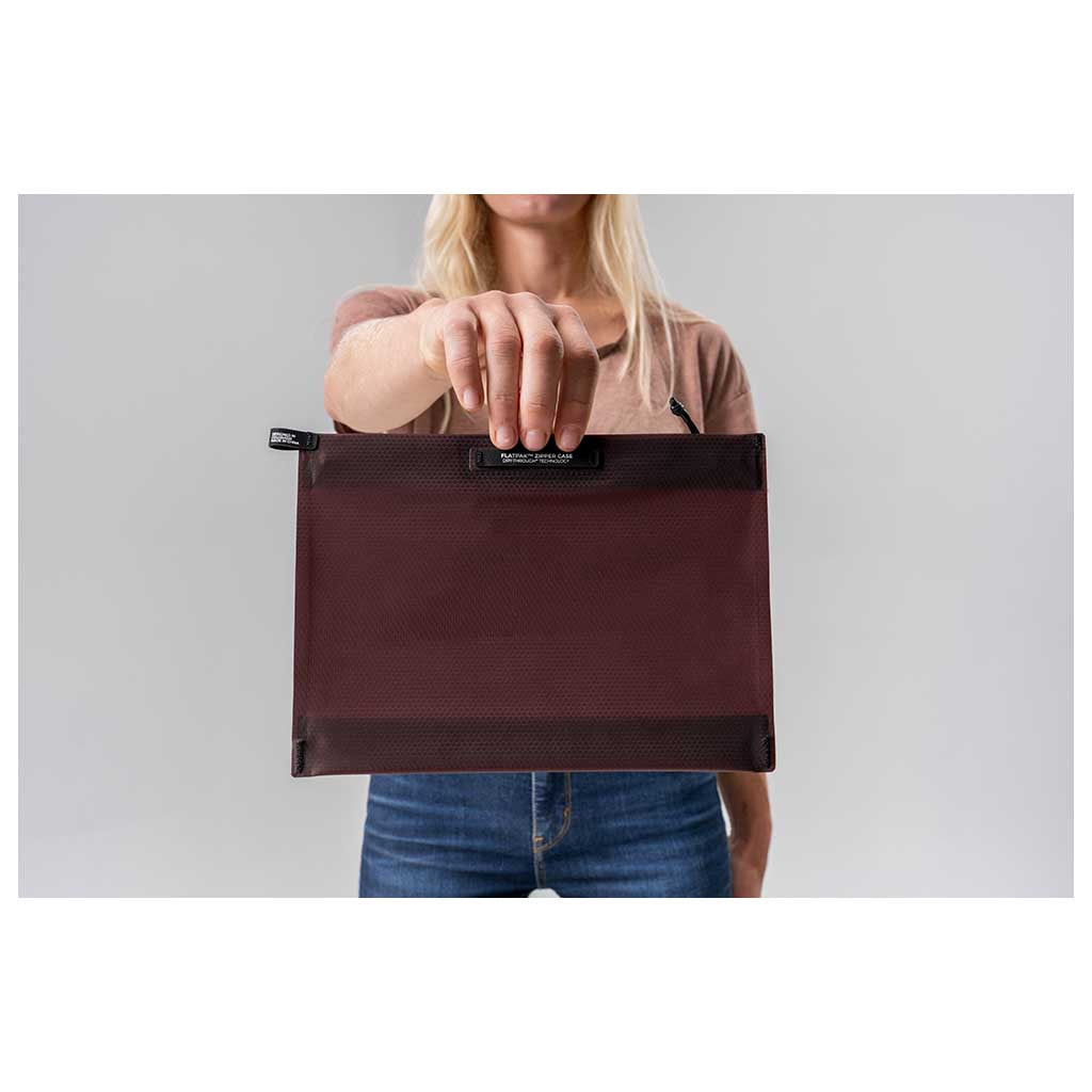 FlatPak Zipper Toiletry Case Matador MATFPZ001R Washbags One Size / Garnet