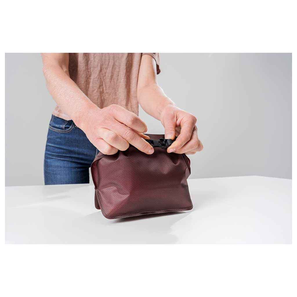 FlatPak Zipper Toiletry Case Matador MATFPZ001R Washbags One Size / Garnet