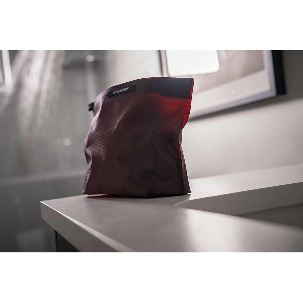 FlatPak Zipper Toiletry Case Matador MATFPZ001R Washbags One Size / Garnet