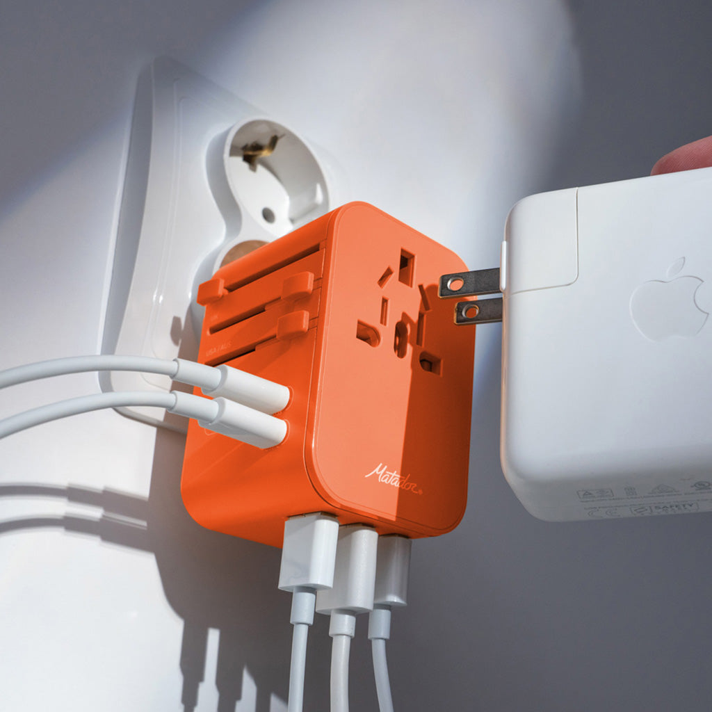 Matador Global Travel Adapter Matador MATJY307001O Power Banks One Size / Orange
