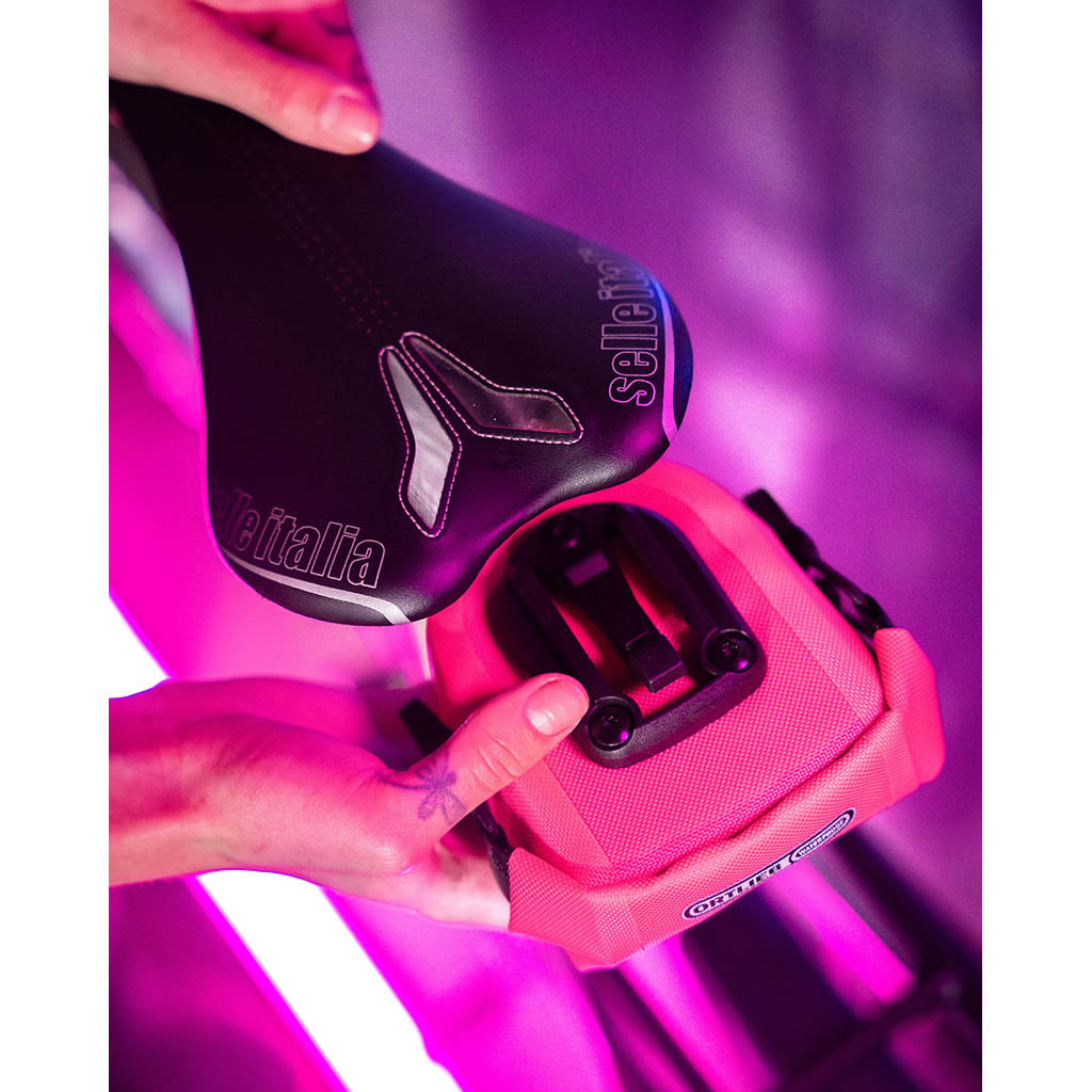 Micro Bag Cyber ORTLIEB OF9666 Bike Bags 0.5L / Cyber Pink