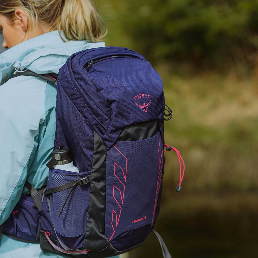 Tempest 26 Osprey 10006806 Backpacks 26L / Black/Coal Grey