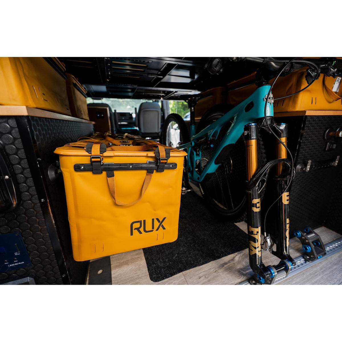 RUX 70L | Press Seal Lid RUX PK0125-70BR Camp Storage Boxes 70L / Bronze