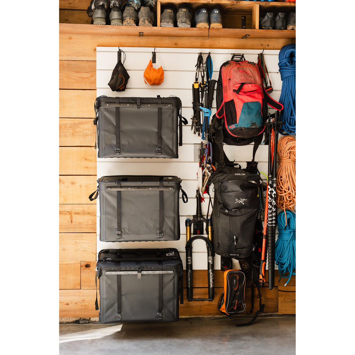 RUX 70L | Press Seal Lid RUX PK0125-70BR Camp Storage Boxes 70L / Bronze