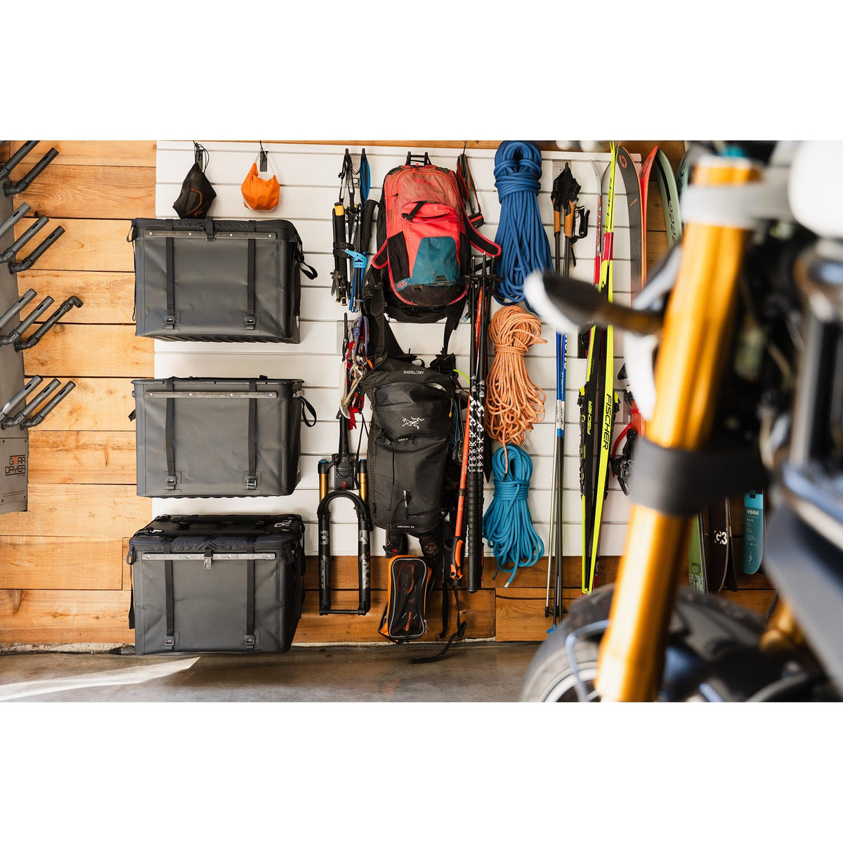 RUX 70L | Press Seal Lid RUX PK0125-70BR Camp Storage Boxes 70L / Bronze
