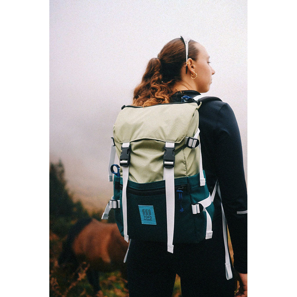 Rover Pack Classic Topo Designs 932436350 Backpacks 20L / Oil Green/Dark Pine