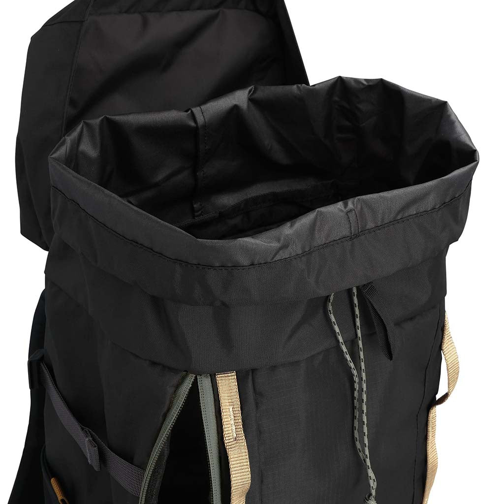 Rover Trail Pack 22L Topo Designs 931509024000 Backpacks 22L / Black/Neutral
