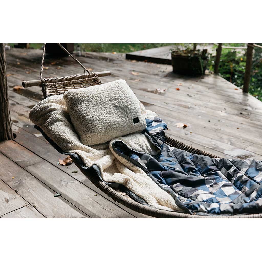 CloudTouch Blanket Voited V21UN03BLCTCVIB Blankets One Size / Vibes